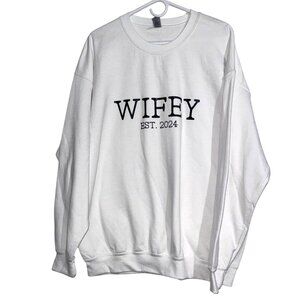 Wifey Est. 2024 White Gildan Heavy Blend Crewneck Sweatshirt XL Cotton/Polyester